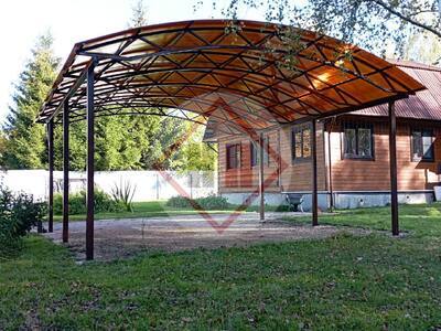 отдельно стоящий навес для загородного дома