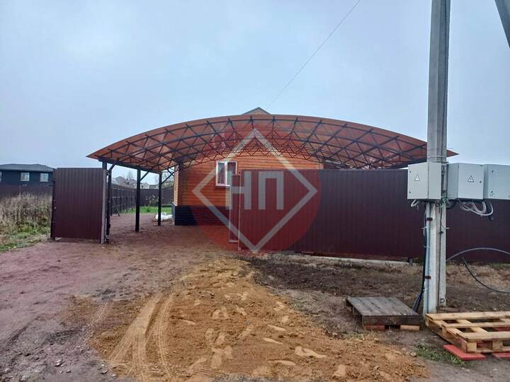 навес для деревянного дома под автомобиль